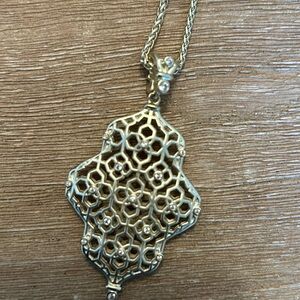 Kendra scott necklace